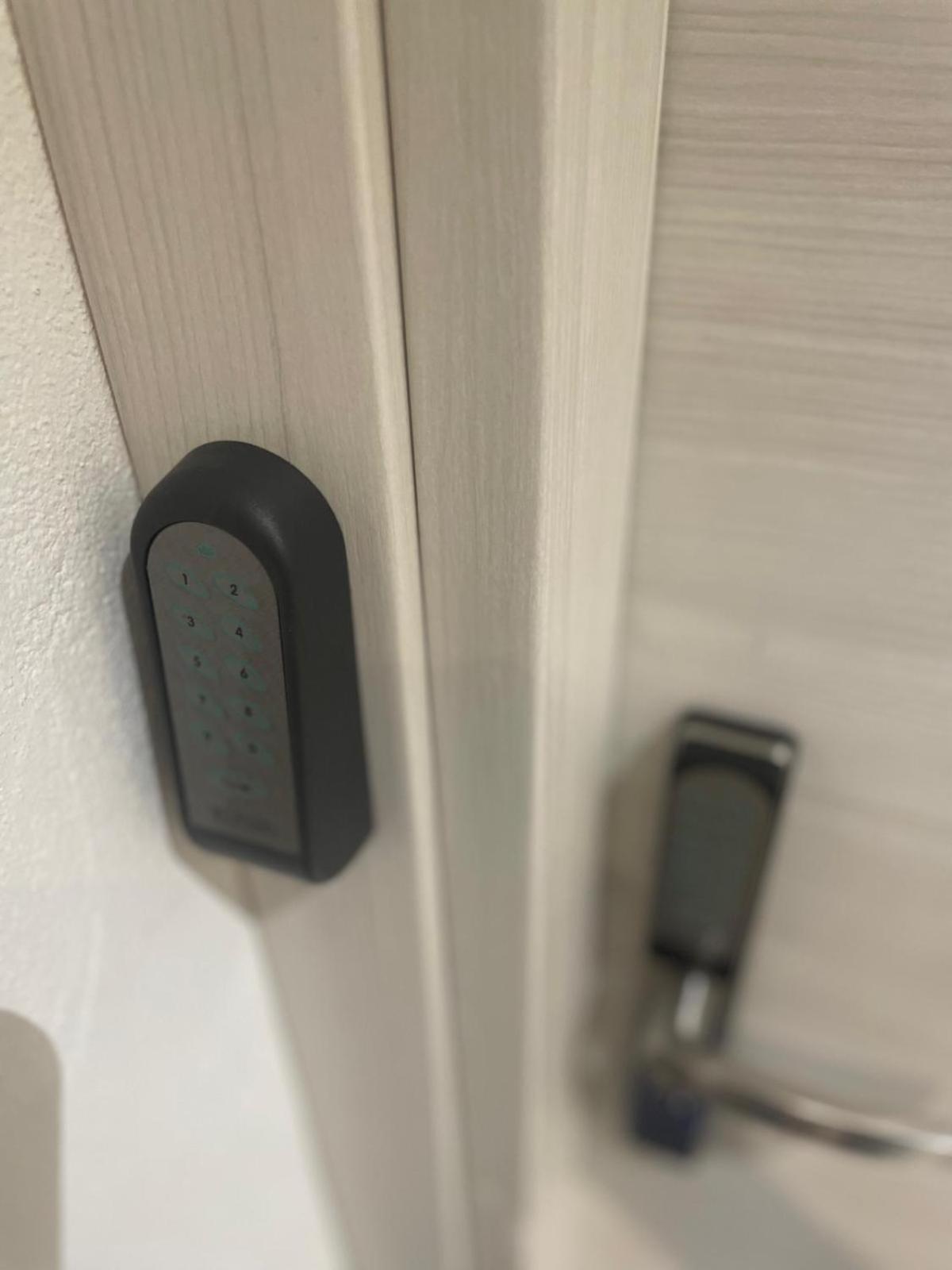 Drooms 4,0 Domotic Smart Self 24H,7 Vicino Treni Porta Susa E Centro Storico Turin Exteriör bild